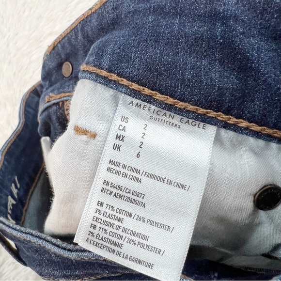 American Eagle next level stretch roll cuff denim shirt in blue - Picture 9 of 9